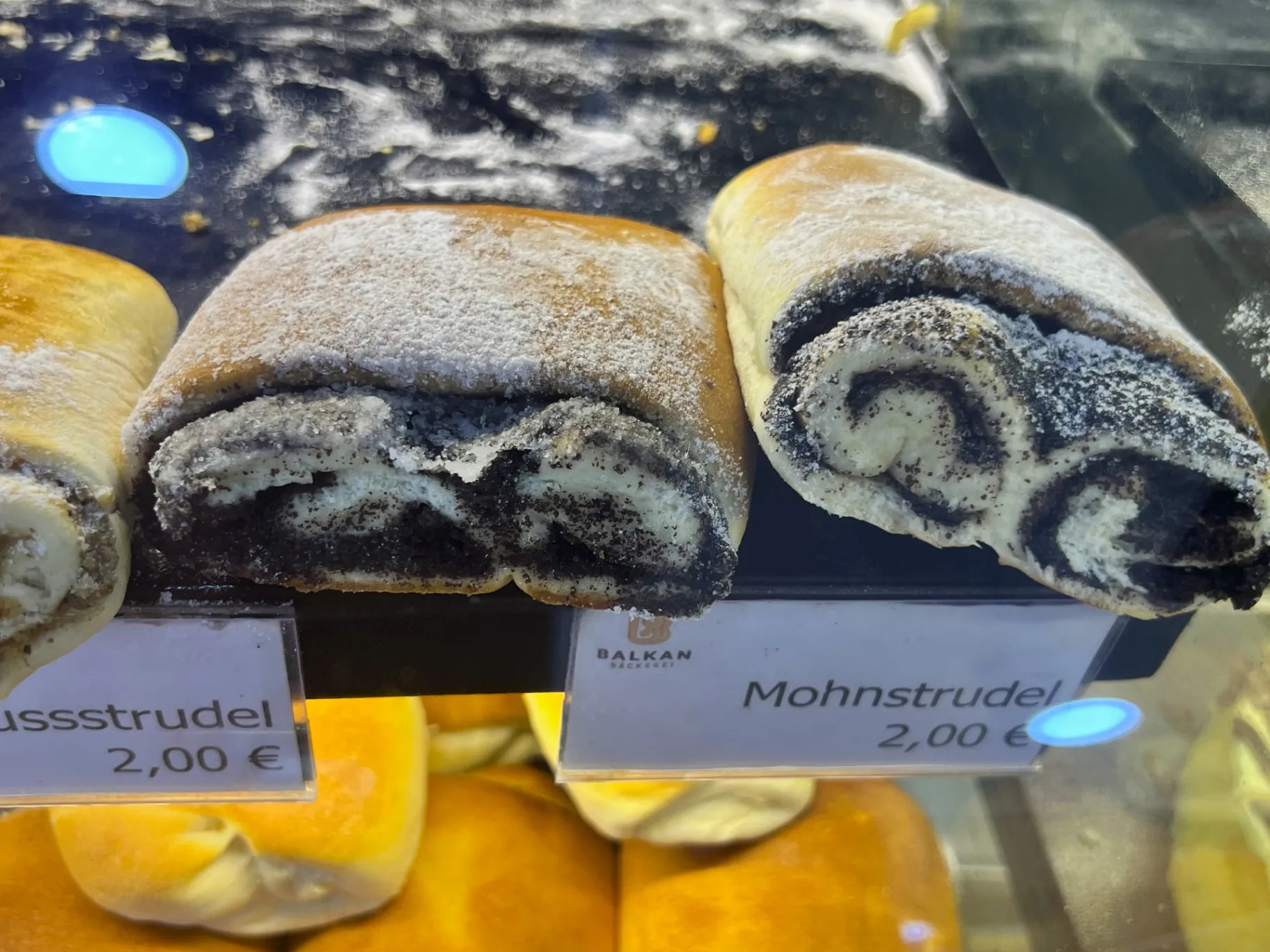 Strudel Apfel/ Kirsch/ Mohn/ Walnuss